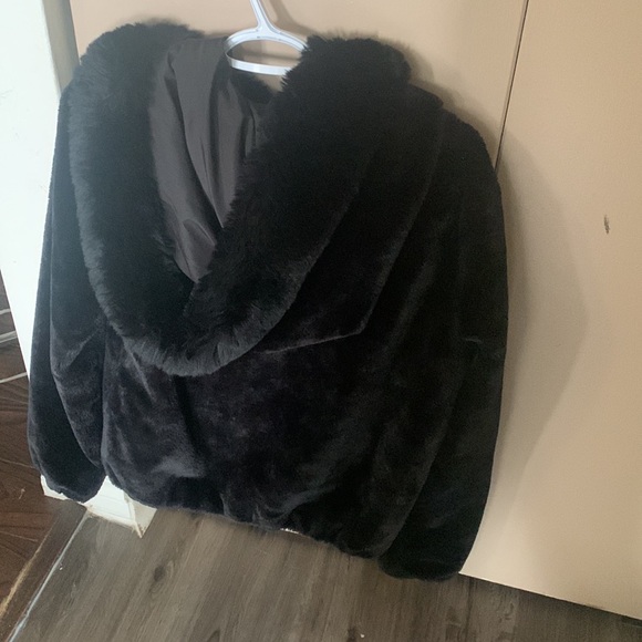 Suzy Shier jacket, medium size - Picture 3 of 3